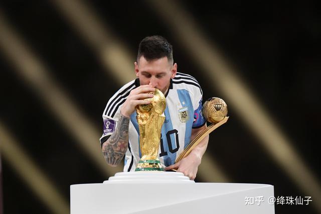 阿根廷7：5战胜法国队夺得2022卡塔尔世界杯冠军，梅西终于梦圆大力神杯